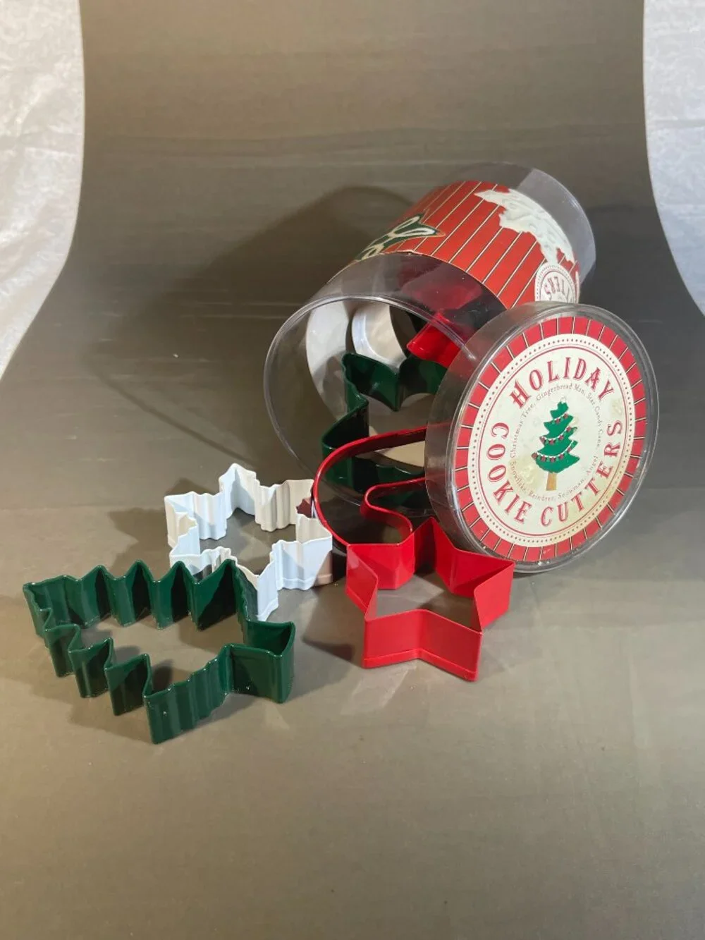 8 WILLIAMS-SONOMA Large Misc. Christmas Cookie Cutters (869)
